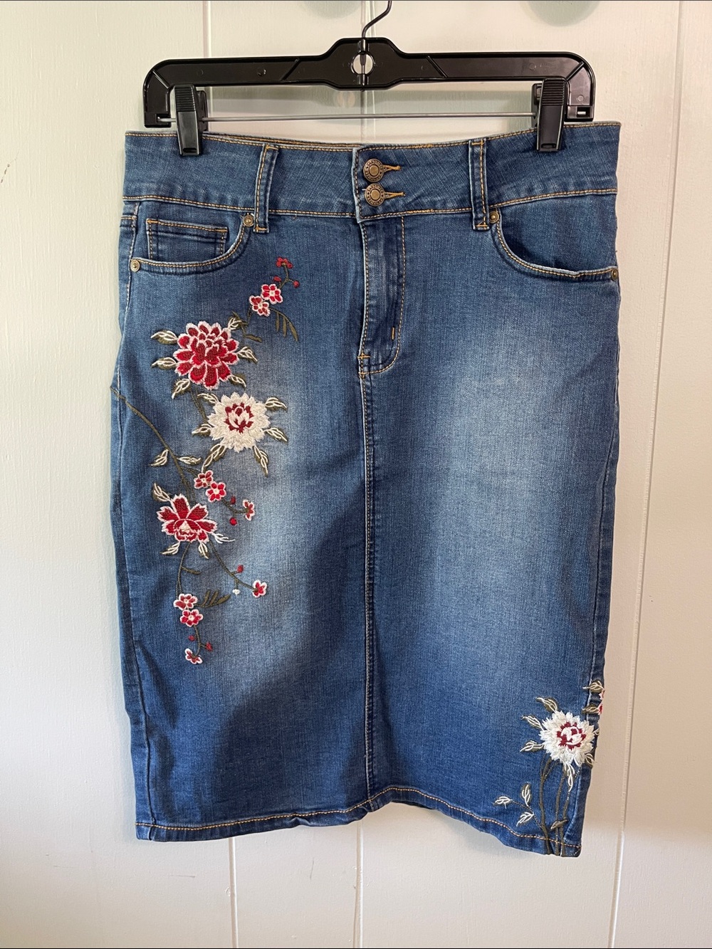 Sandpiper Women's Floral Embroidered Denim Skirt Stretchy Size 10